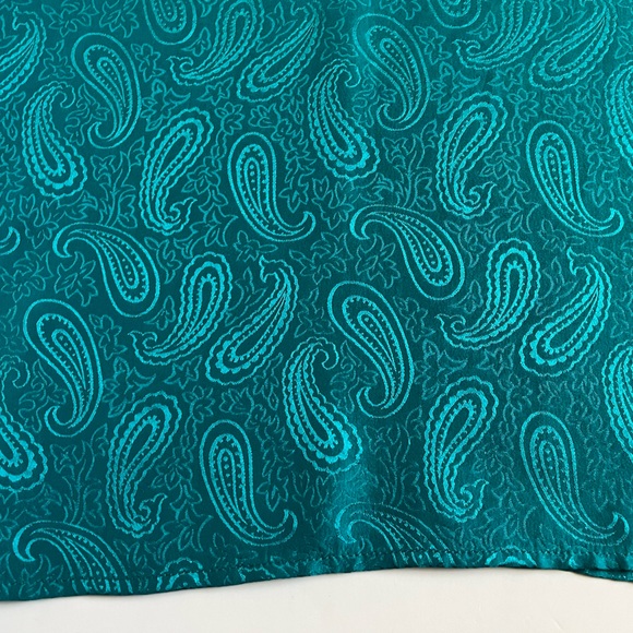 Jade Silk - Paisley Top - Size S - Picture 2 of 5